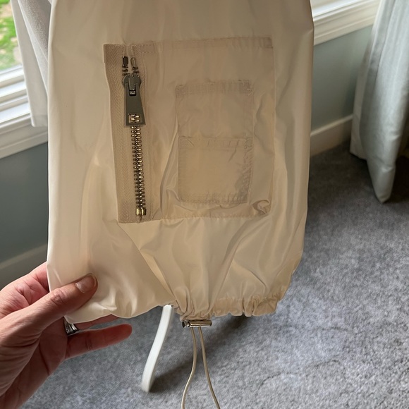 Meimej -Made in Italy. White Cotten Top with Unique Sleeve Detail - Picture 2 of 5